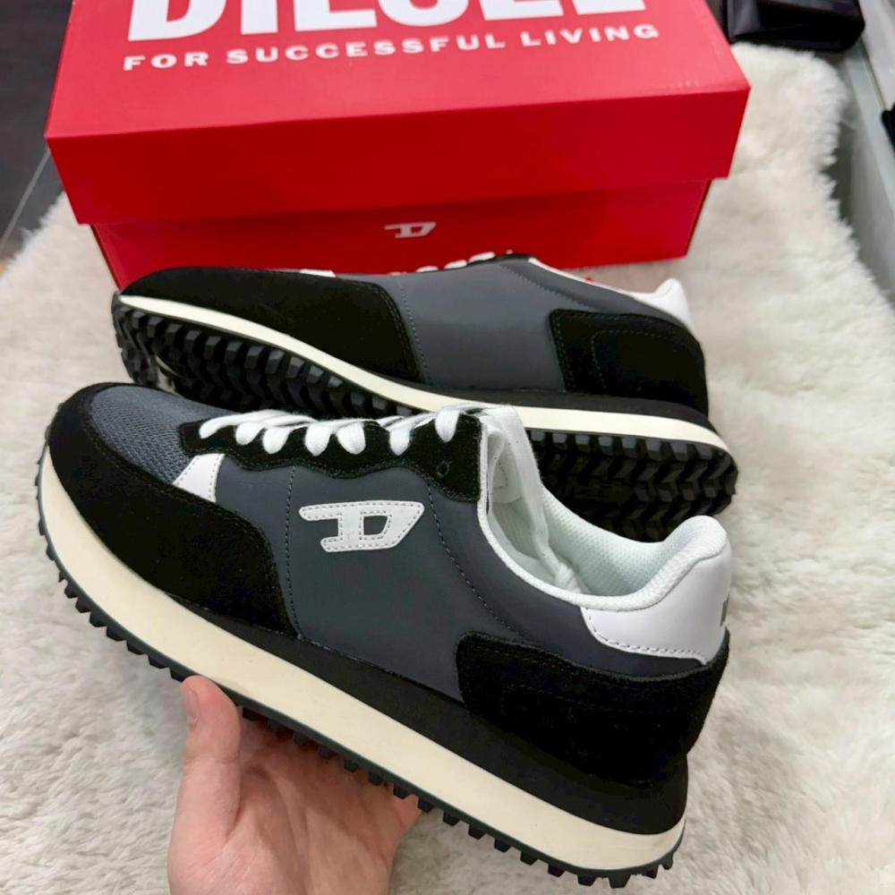 【迪賽爾｜全新】現貨 DIESEL 鞋子 男碼 黑灰色 EU41-46 運動鞋 有鞋盒｜Little Bee 小蜜蜂精品-細節圖2