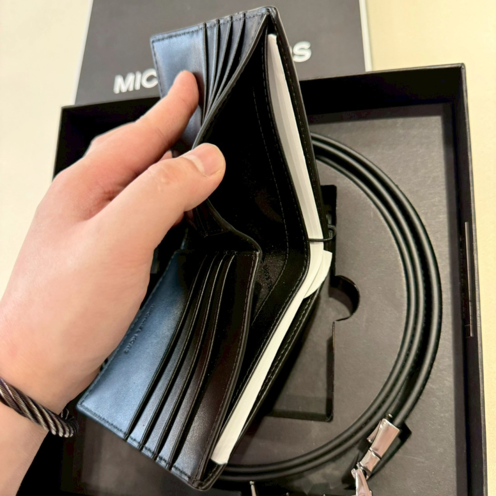 【MK｜全新】現貨 MICHAEL KORS 短夾 二合一 皮帶 滿版 錢夾 禮盒組｜Little Bee 小蜜蜂精品-細節圖4