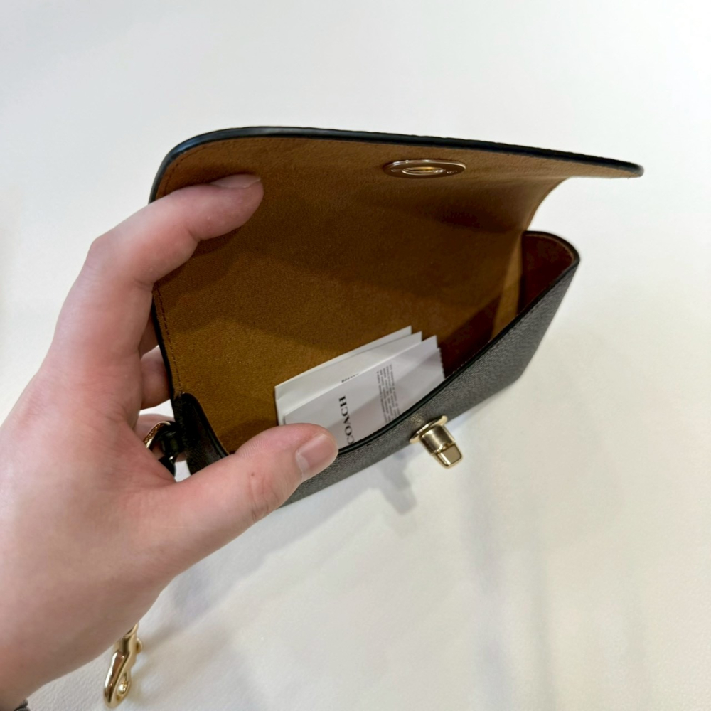 【蔻馳｜全新】現貨 COACH 眼鏡盒 旋蔻 咖滿版 老花 墨鏡盒 眼鏡收納盒｜Little Bee 小蜜蜂精品-細節圖3