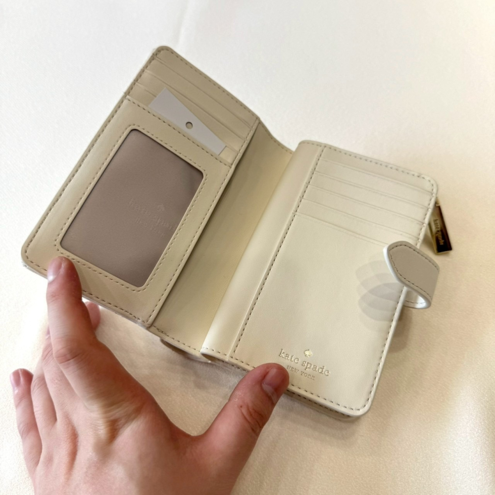 【KS｜全新】現貨 KATE SPADE 錢包 中夾 菱格紋 白色 零錢中夾 送禮推薦｜Little Bee 小蜜蜂精品-細節圖3
