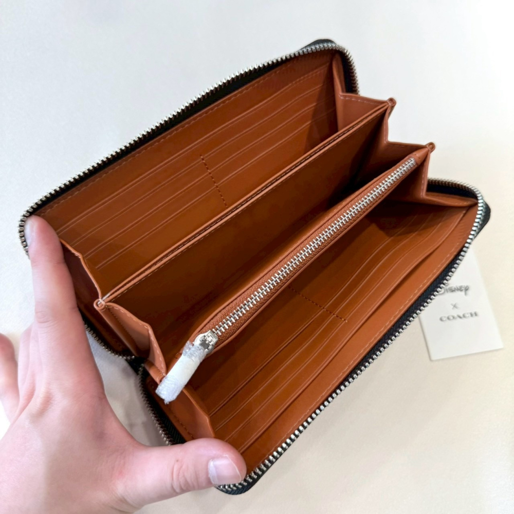 【蔻馳｜全新】現貨 COACH 錢包 長夾 米奇 聯名款 C字 荔枝紋 拉鍊長夾｜Little Bee 小蜜蜂精品-細節圖3