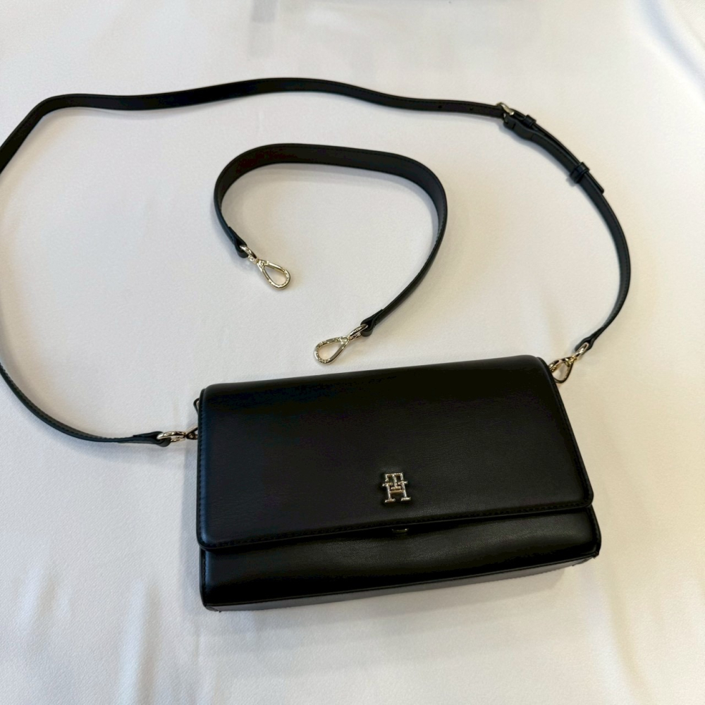 【湯米｜全新】現貨 TOMMY 包包 掀蓋包 金標 經典款 滑皮 兩用包 斜背包｜Little Bee 小蜜蜂精品-細節圖3