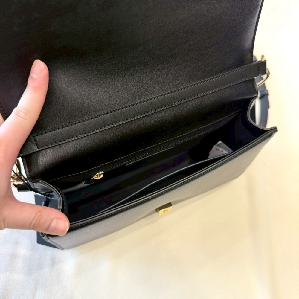 【湯米｜全新】現貨 TOMMY 包包 掀蓋包 金標 經典款 滑皮 兩用包 斜背包｜Little Bee 小蜜蜂精品-細節圖5