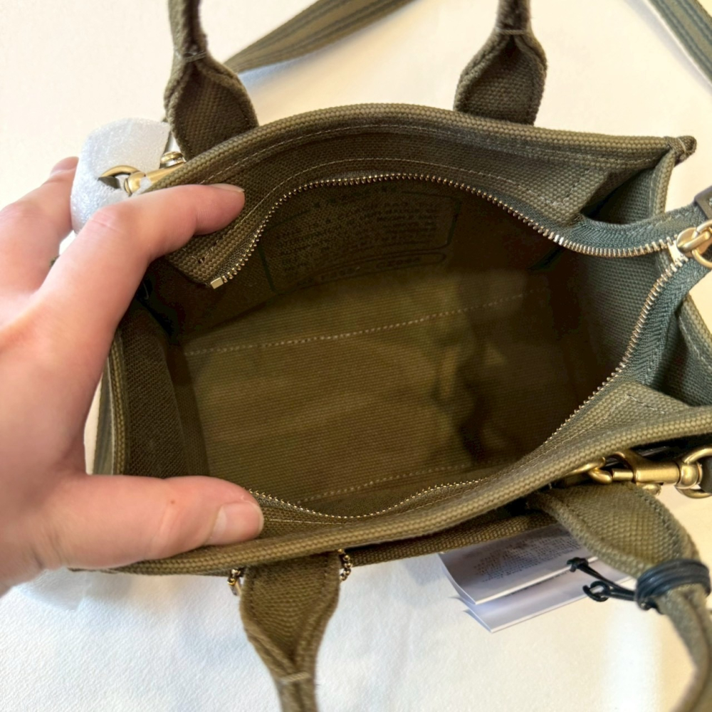 【蔻馳｜全新】現貨 COACH 包包 紙袋包 小號 刺繡LOGO 帆布 兩用包 斜背包｜Little Bee 小蜜蜂精品-細節圖4