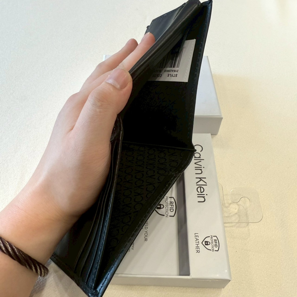 【CK｜全新】現貨 CALVIN KLEIN 錢包 短夾 男款 小標 相片短夾 禮盒組｜Little Bee 小蜜蜂精品-細節圖4