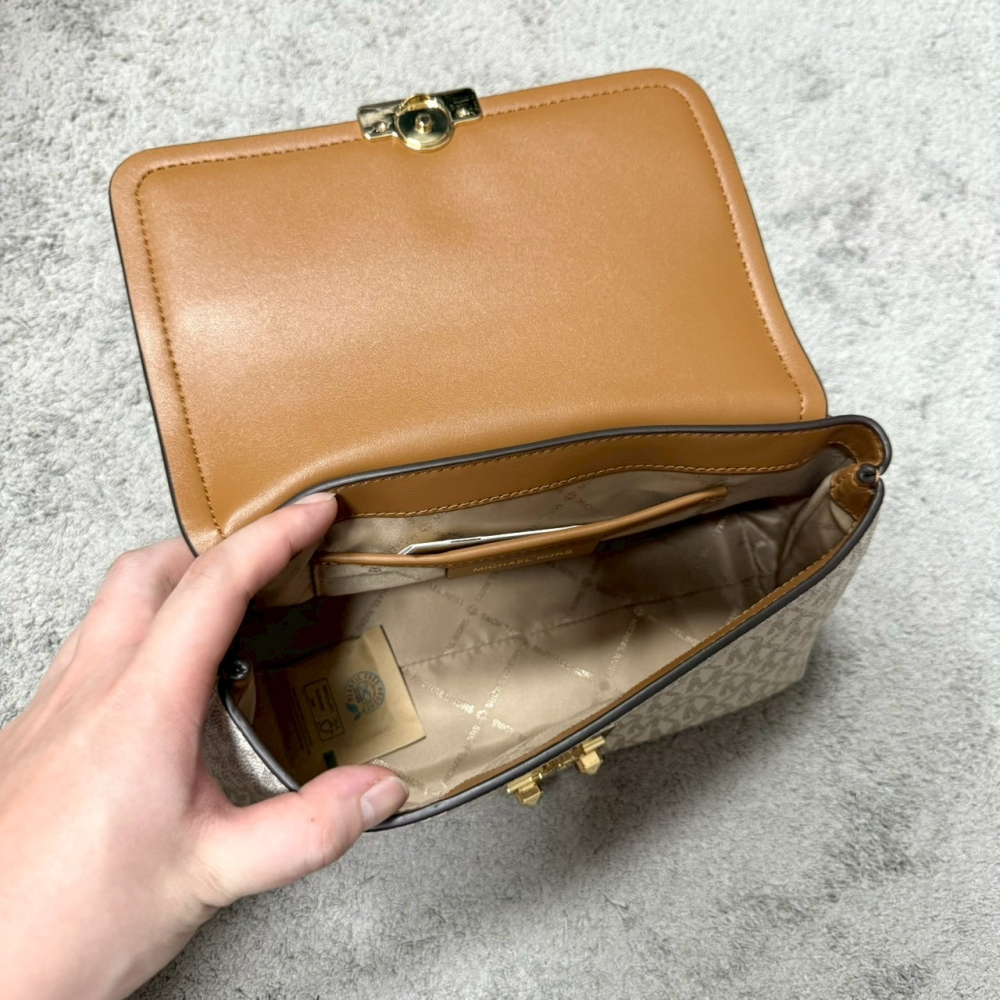 【MK｜全新】現貨 MICHAEL KORS 包包 掀蓋包 專櫃款 拼色 兩用 斜背包｜Little Bee 小蜜蜂精品-細節圖4