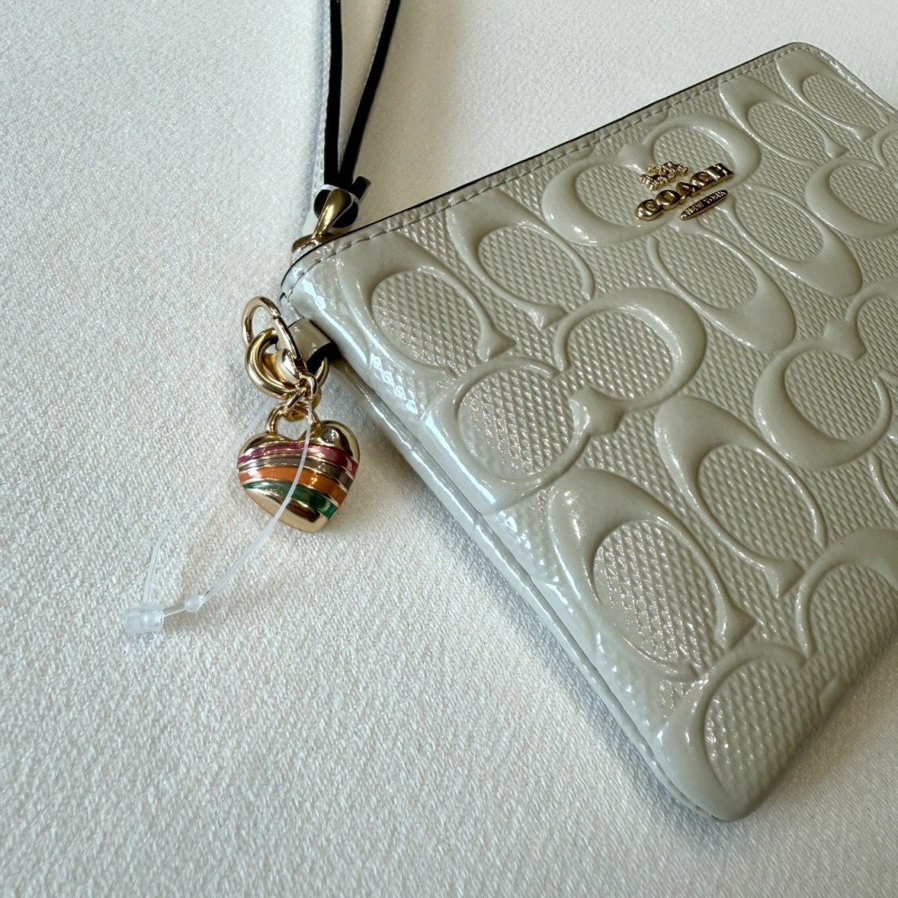 【蔻馳｜全新】現貨 COACH 錢包 手拿包 單層 銀標 小號 漆皮白 老花 零錢包｜Little Bee 小蜜蜂精品-細節圖2