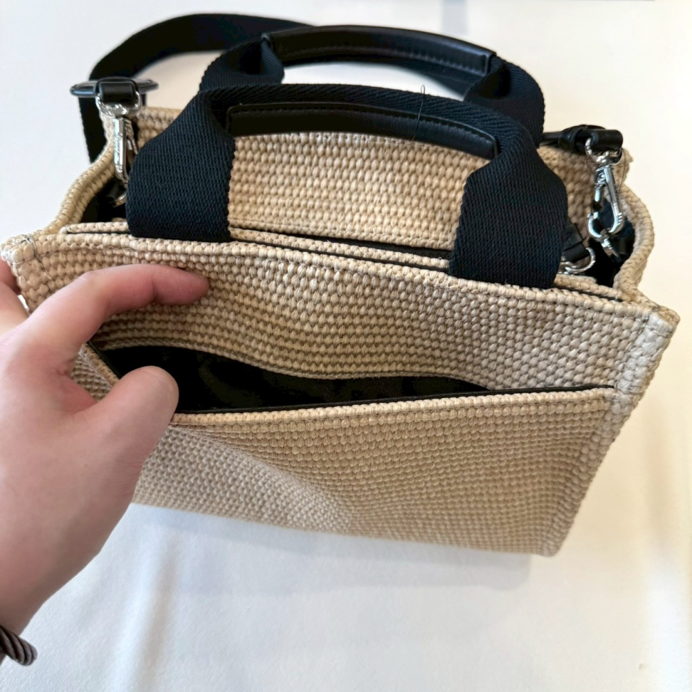 【DKNY｜全新】現貨 包包 紙袋包 刺繡LOGO 米色 草編包 兩用包 斜背包｜Little Bee 小蜜蜂精品-細節圖2