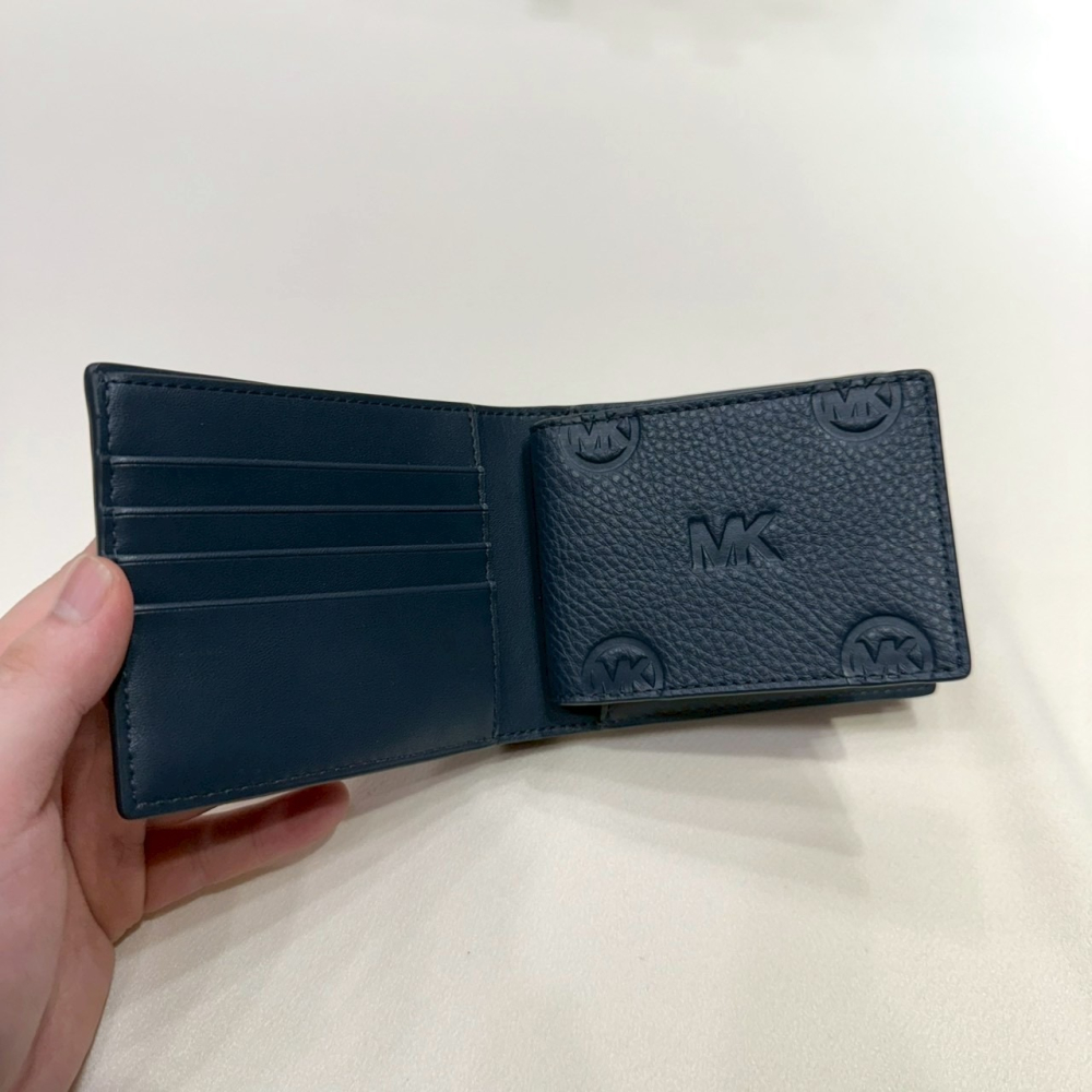 【MK｜全新】現貨 MICHAEL KORS 錢包 短夾 二合一 滿版 壓紋 卡片夾｜Little Bee 小蜜蜂精品-細節圖3