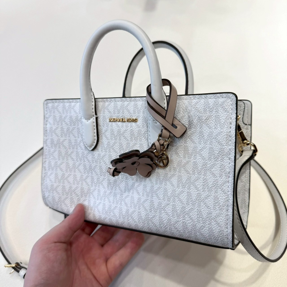 【MK｜全新】現貨 MICHAEL KORS 包包 紙袋包 迷你 專櫃款 白滿版｜Little Bee 小蜜蜂精品-細節圖2