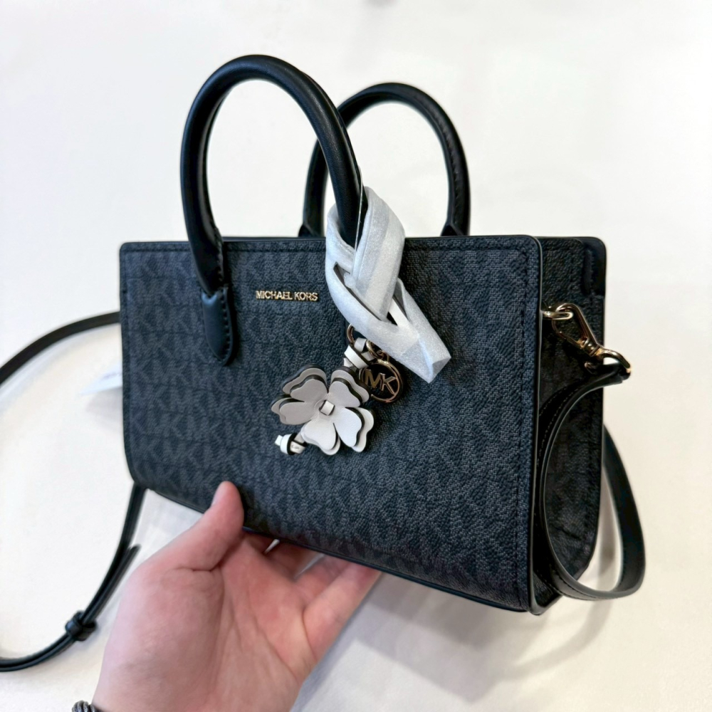 【MK｜全新】現貨 MICHAEL KORS 包包 紙袋包 迷你 專櫃款 黑滿版｜Little Bee 小蜜蜂精品-細節圖2