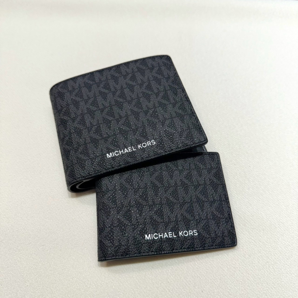 【MK｜全新】現貨 MICHAEL KORS 錢包 短夾 二合一 黑 防刮紋 八卡短夾｜Little Bee 小蜜蜂精品