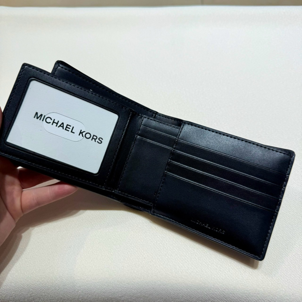 【MK｜全新】現貨 MICHAEL KORS 錢包 短夾 二合一 黑 防刮紋 八卡短夾｜Little Bee 小蜜蜂精品-細節圖3