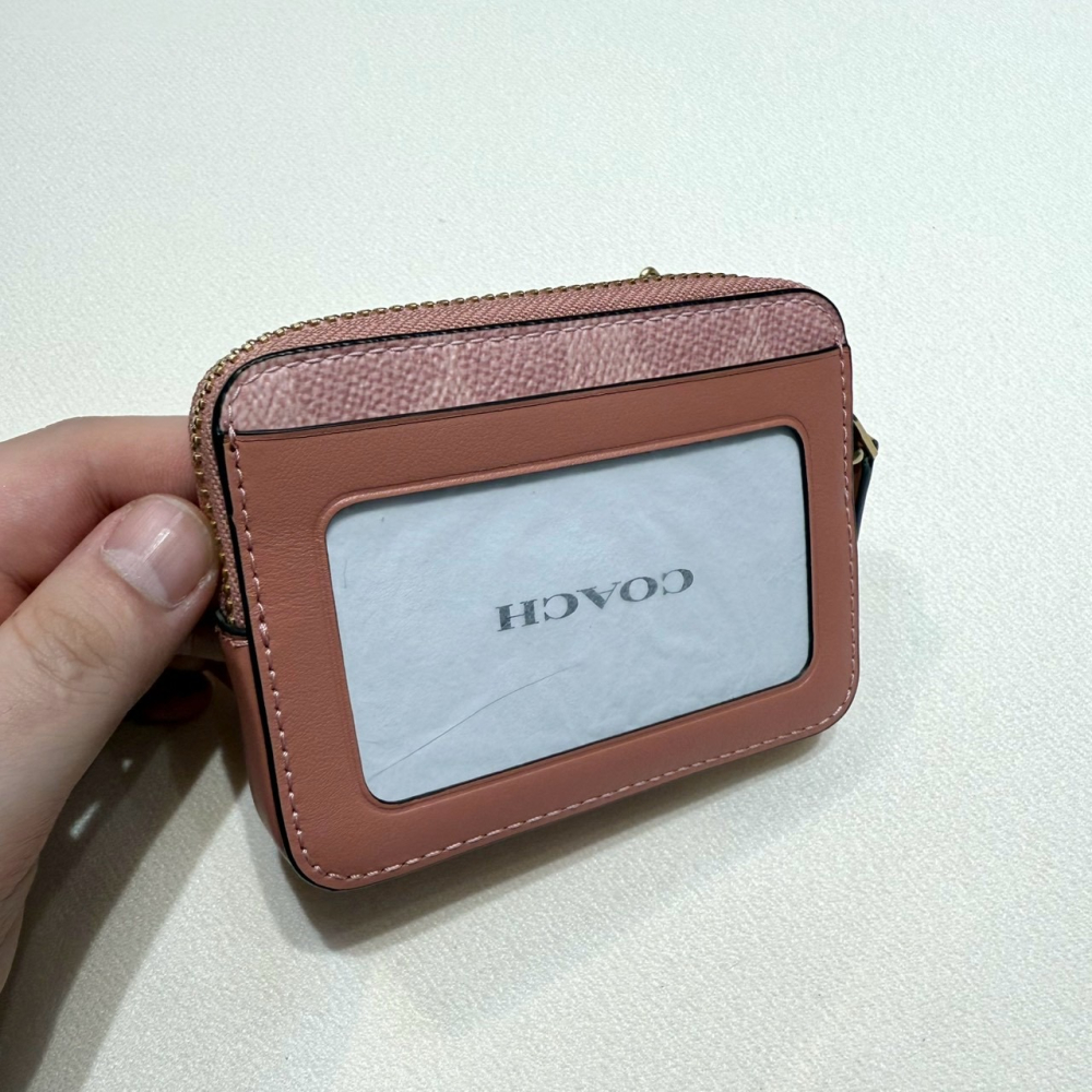 【蔻馳｜全新】現貨 COACH 錢包 零錢包 專櫃款 金標 老花拼粉色 鏈條 卡夾包｜Little Bee 小蜜蜂精品-細節圖2