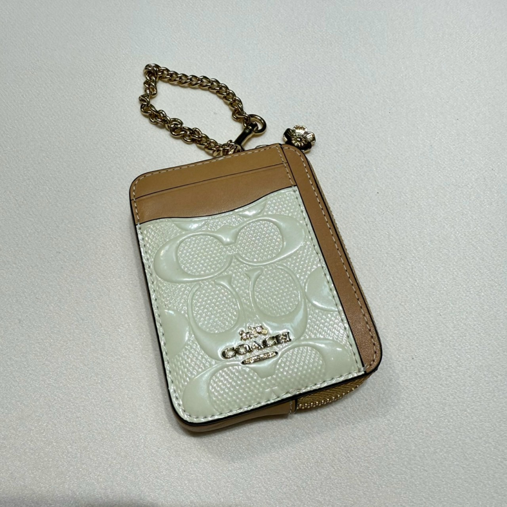 【蔻馳｜全新】現貨 COACH 錢包 零錢包 銀標 漆皮浮雕款 檸檬黃 鏈條 卡夾包｜Little Bee 小蜜蜂精品