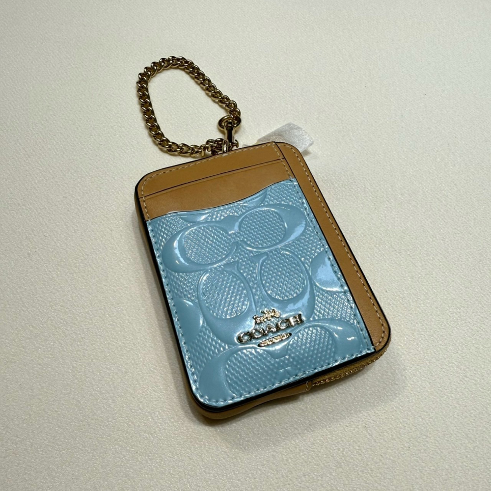 【蔻馳｜全新】現貨 COACH 錢包 零錢包 銀標 漆皮浮雕款 寶寶藍 鏈條 卡夾包｜Little Bee 小蜜蜂精品