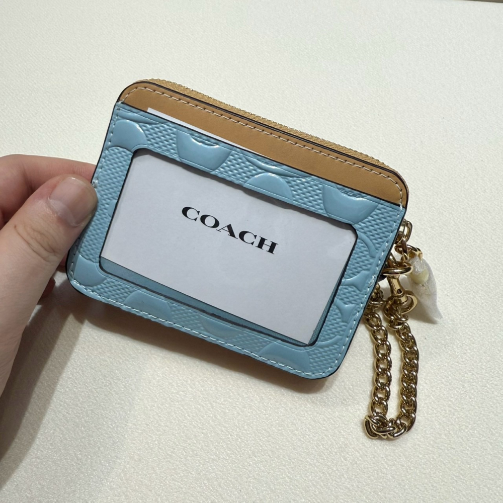 【蔻馳｜全新】現貨 COACH 錢包 零錢包 銀標 漆皮浮雕款 寶寶藍 鏈條 卡夾包｜Little Bee 小蜜蜂精品-細節圖2