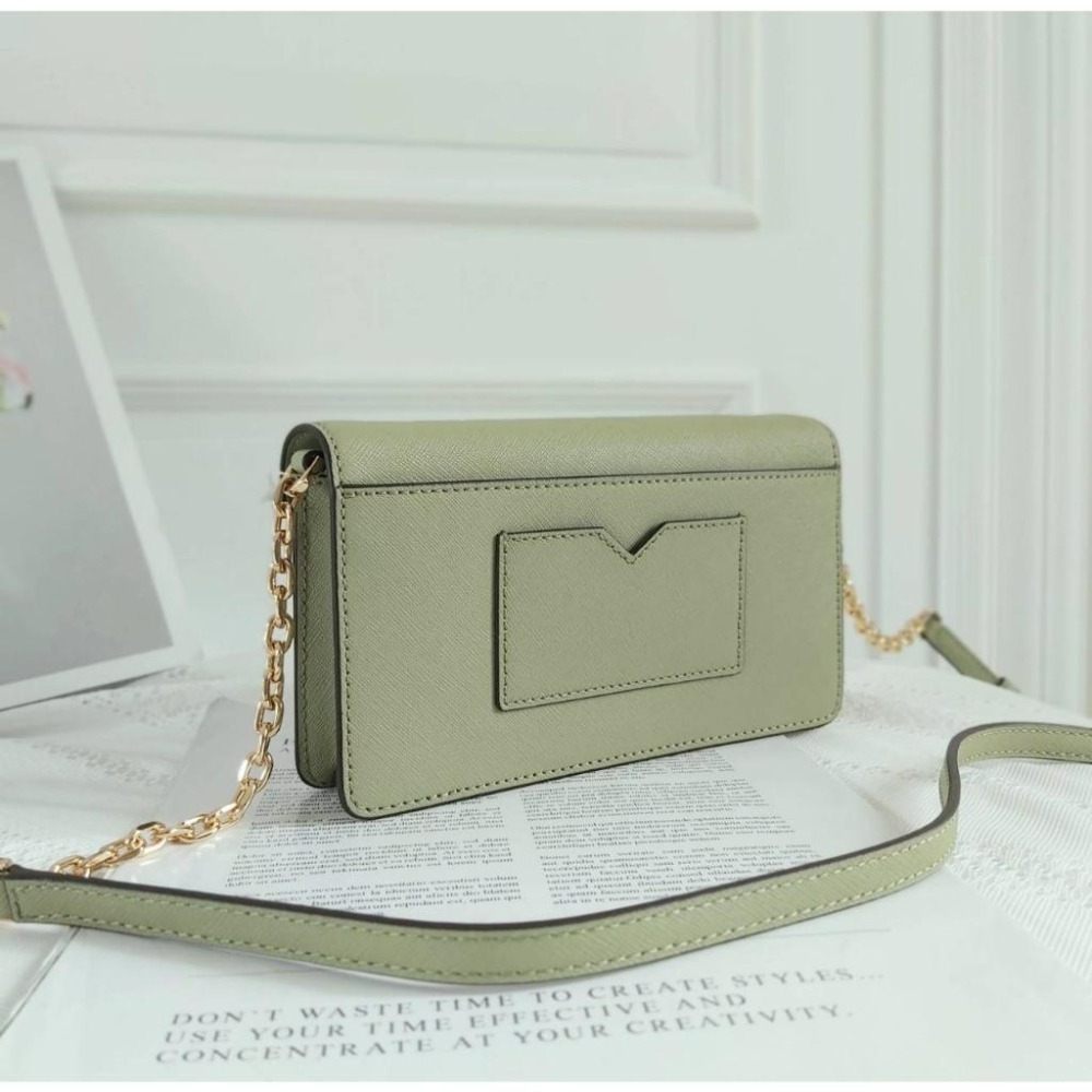 【現貨】Michael Kors MK  WOC  新款 信封式 防刮皮革 肩背/斜背包 快速出貨 🐶美國代購正品-細節圖4