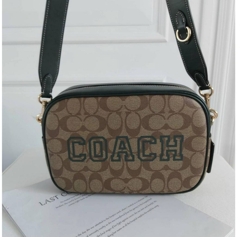 【現貨】Coach 相機包 學院風 中款相機包 側背包 斜背包 可放長夾 快速出貨 🐶美國代購正品-細節圖2