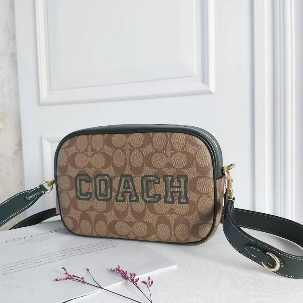 【現貨】Coach 相機包 學院風 中款相機包 側背包 斜背包 可放長夾 快速出貨 🐶美國代購正品-細節圖5