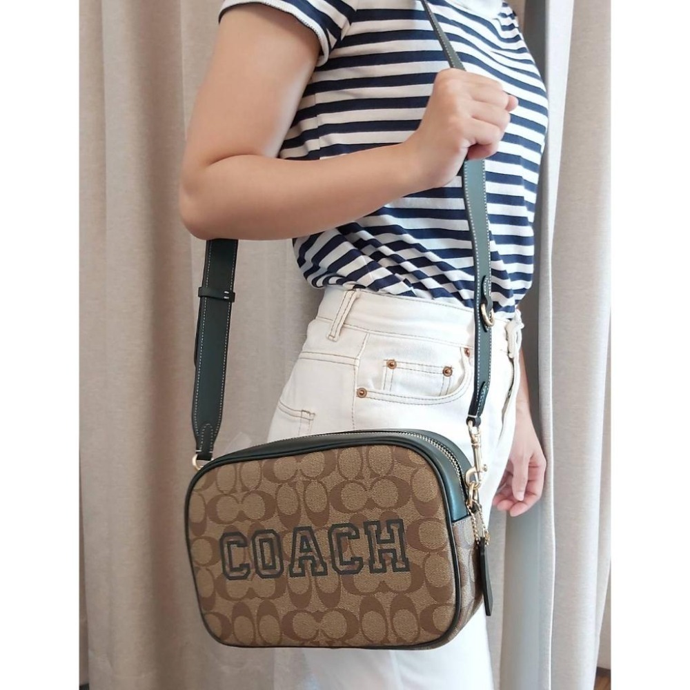 【現貨】Coach 相機包 學院風 中款相機包 側背包 斜背包 可放長夾 快速出貨 🐶美國代購正品-細節圖8
