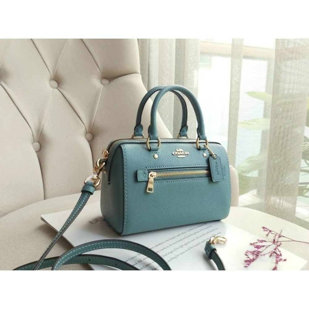 【現貨～湖水綠】Coach 迷你波士頓包 手提 側背 斜背包 迷你包 可快速出貨 🐶美國代購正品-細節圖4