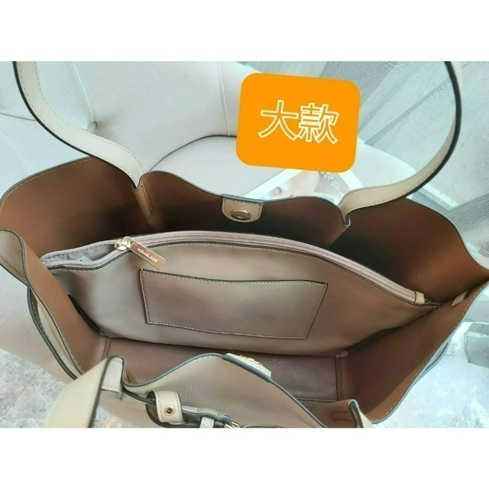 【現貨】Michael Kors Mk Emilia禮物包 托特包 手提包 肩背包 大款 可快速出貨🐶美國代購正品-細節圖2