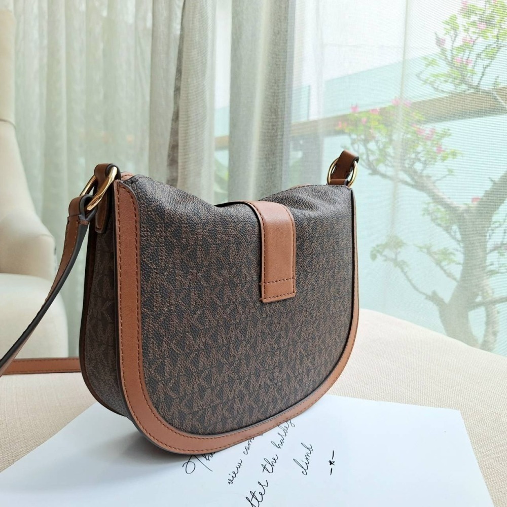 【現貨】MICHAEL KORS Mk 新款 Gabby 馬鞍包 側背包 斜背包 可快速出貨 🐶美國代購正品-細節圖6