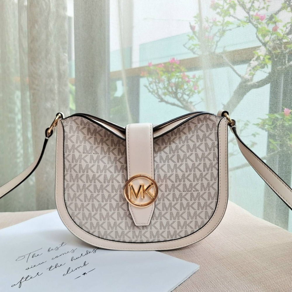 【現貨】MICHAEL KORS Mk 新款 Gabby 馬鞍包 側背包 斜背包 可快速出貨 🐶美國代購正品-細節圖8