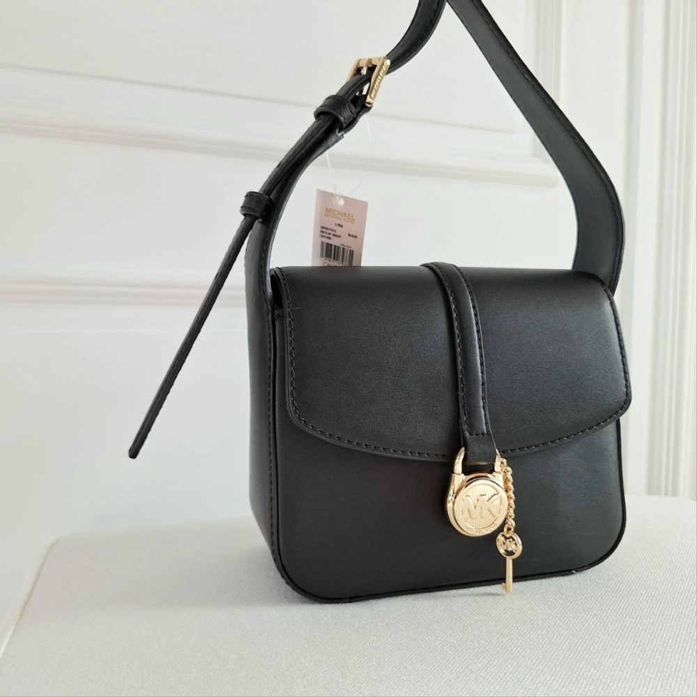 【現貨】MICHAEL KORS Mk 新款 Lyra 鎖頭方包 翻蓋斜背包 可快速出貨 🐶美國代購正品-細節圖9