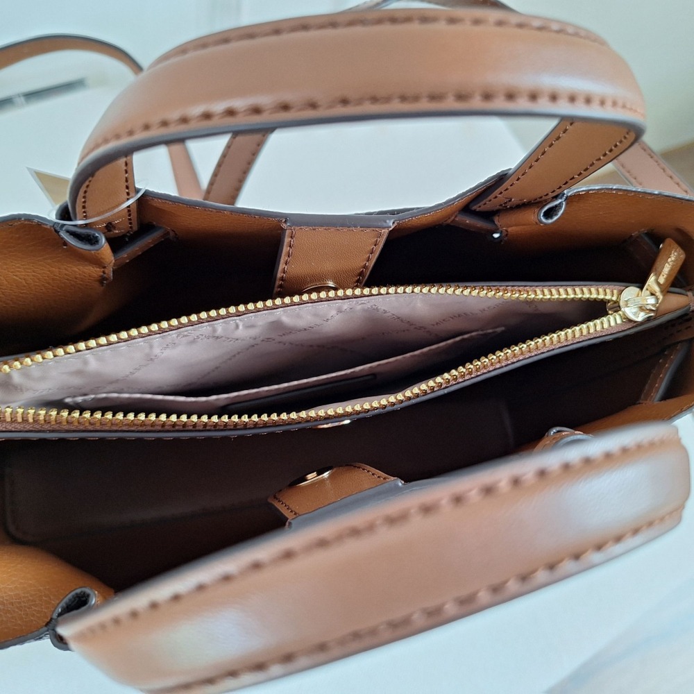 【現貨】MICHAEL KORS Mk CARSON 三層小托特包 手提包 斜背包 可快速出貨 🐶美國代購正品-細節圖6