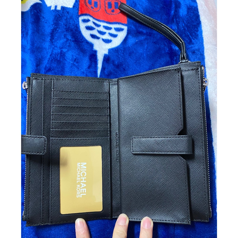 《現貨》MK小羊皮萬用手拿皮夾-黑色-細節圖3