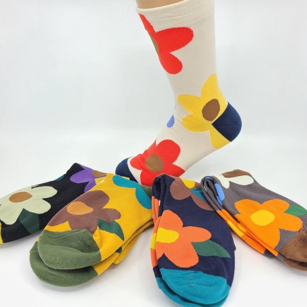 【花漾花朵長襪】正韓 韓國 長襪 花朵 造型 襪子 女襪 可愛 花花 百搭 休閒-細節圖4