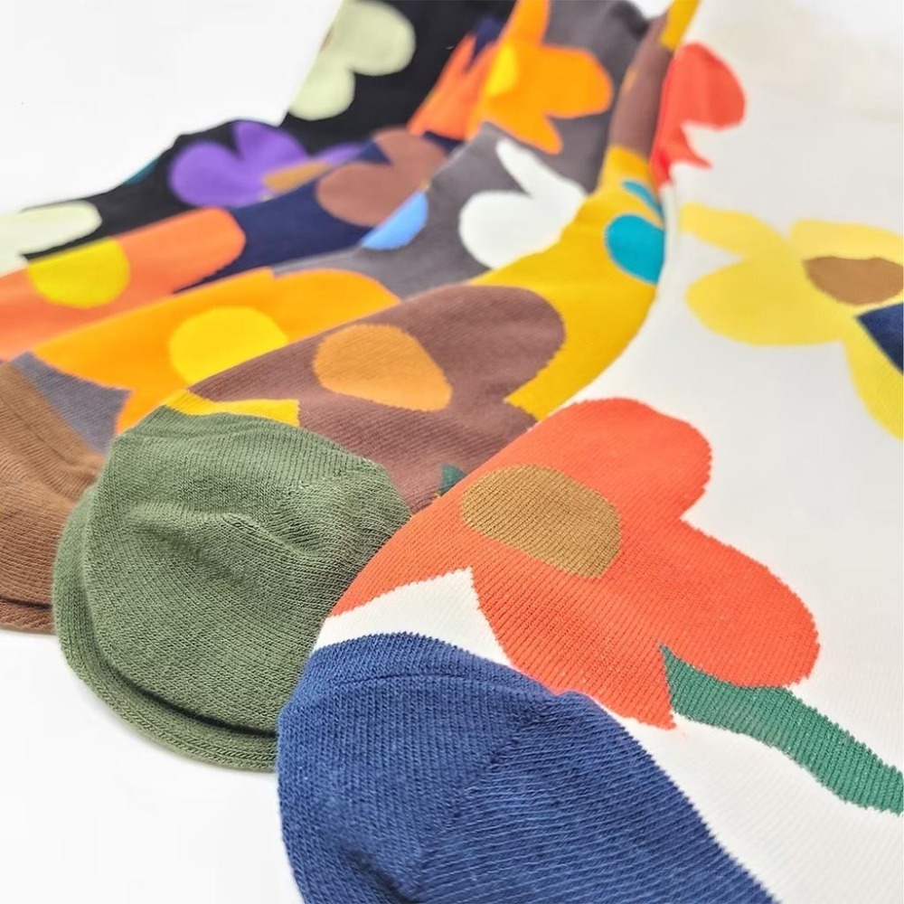 【花漾花朵長襪】正韓 韓國 長襪 花朵 造型 襪子 女襪 可愛 花花 百搭 休閒-細節圖5