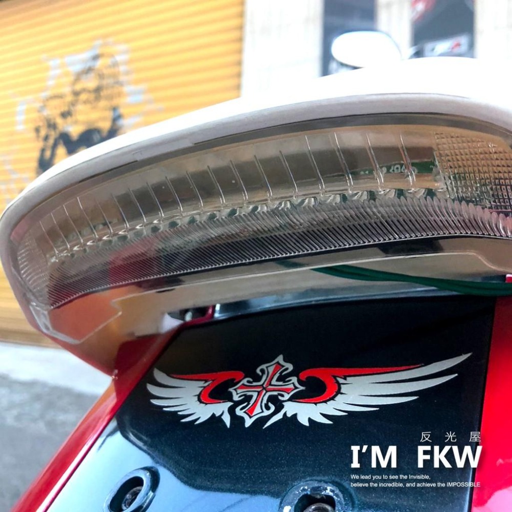 反光屋FKW 翅膀 守護之翼 十字架 車貼 反光貼紙 機車汽車重機安全帽貼紙 防水耐曬高亮度 簍空細膩 前檔土除改造改裝-細節圖2