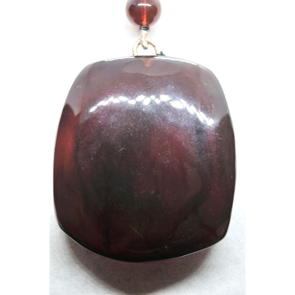 緬甸琥珀 緬甸血珀 老血翳珀無事牌(精品貨)(帶藍血膜)(付產地證書)(48克)-細節圖4