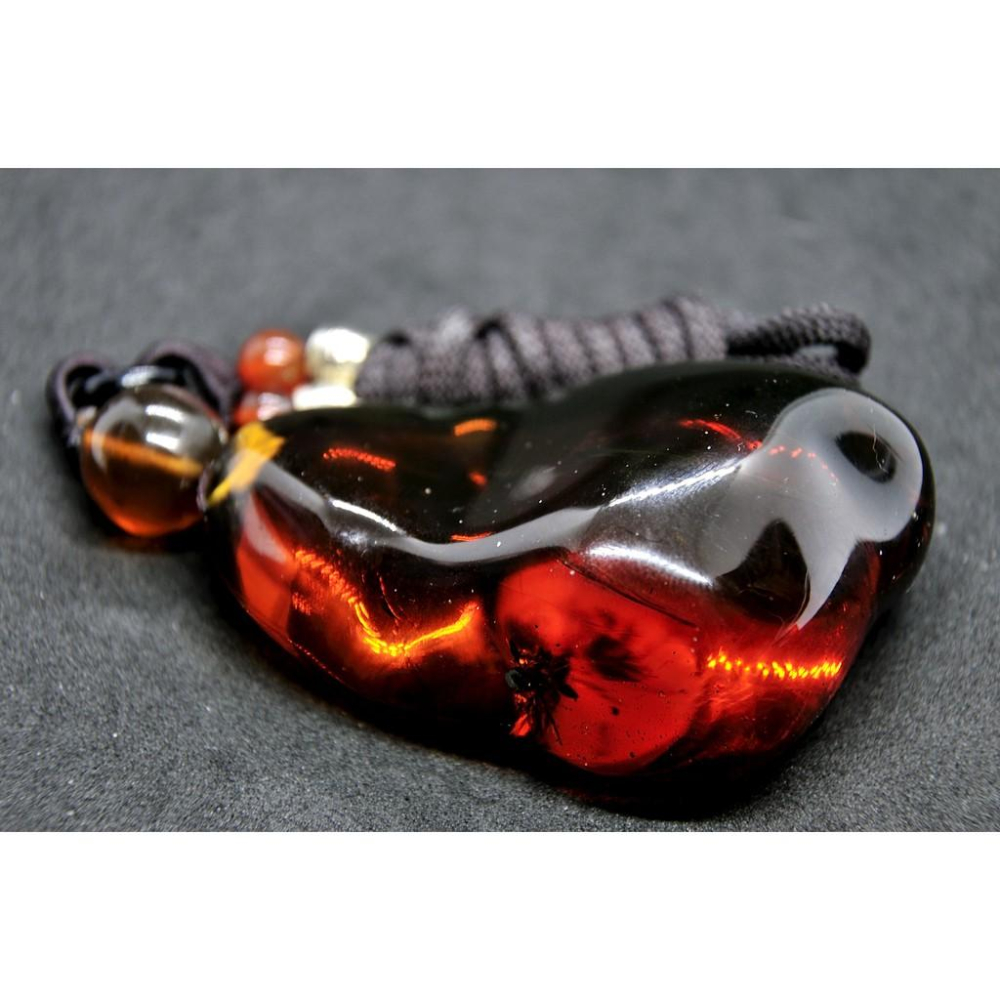 緬甸琥珀 紅茶珀 變色龍隨行吊墜(超重綠膜)(精品貨)-細節圖3