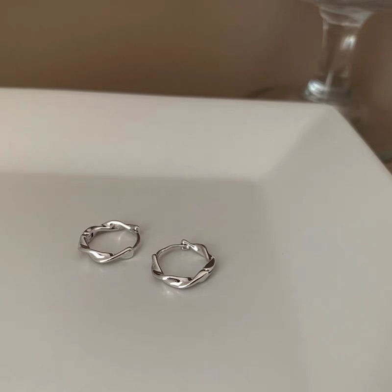 Amo 耳環 麻花捲耳環 飾品 耳飾 圈圈耳環 耳扣式耳環 耳環女 易扣式耳環 韓系耳環 圓圈耳環 個性耳環 飾品-細節圖7
