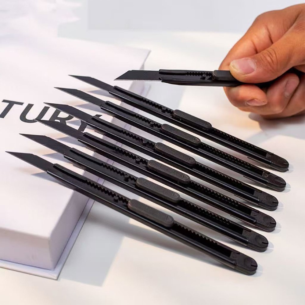 ⚡快速出貨⚡ 現貨 美工刀 小刀 文具用品 辦公室用品 辦公文具 文具 美工刀刀片 刀片 拆箱刀 快遞刀 裁紙 辦公用品-細節圖8