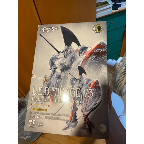 初回限定版 FSS IMS 1/100 scale L.E.D.MIRAGE V3 -INFERNO NAPALM