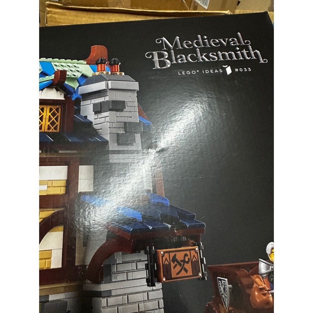 《嗨樂高》LEGO 21325 IDEAS 中世紀鐵匠小屋(輕盒損)-細節圖4
