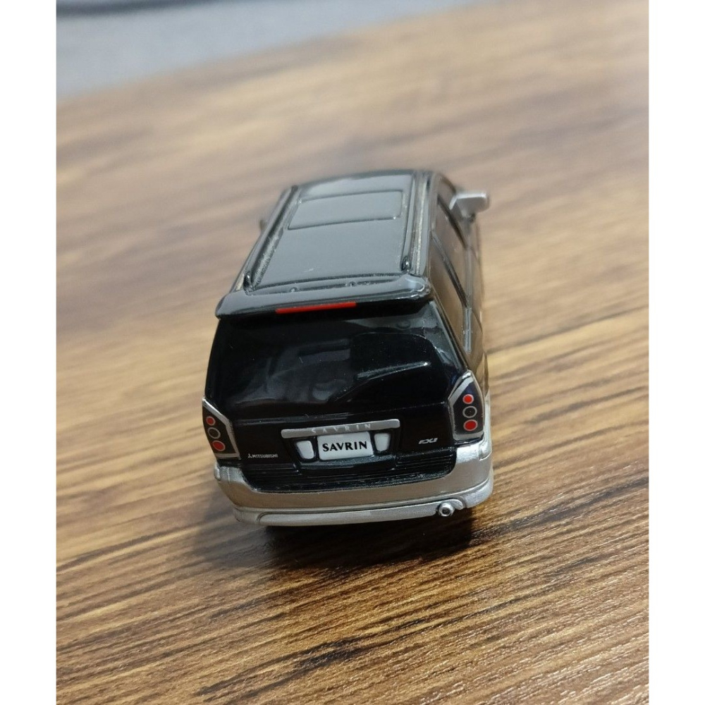 【絕版收藏】1: 43 MITSUBISHI 第一代 Savrin 幸福力 原廠塑膠模型車/迴力車（經典黑銀雙色）-細節圖6