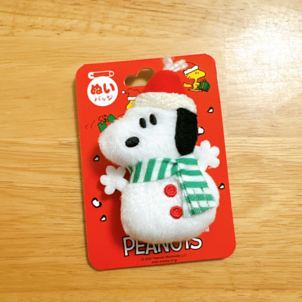 <木木·仕事部屋 Mu Mu Studio> 日本 PLAZA 聖誕節 史努比 PEANUTS 毛絨玩具徽章 別針-規格圖4
