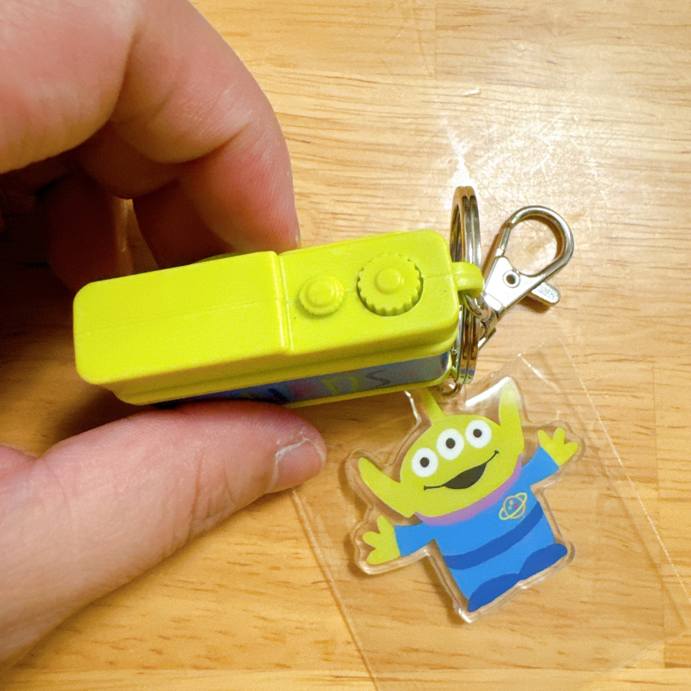 <木木·仕事部屋 Mu Mu Studio> 日本 Disney store 迪士尼 三眼怪 玩具總動員 照相機 吊飾鑰-細節圖3