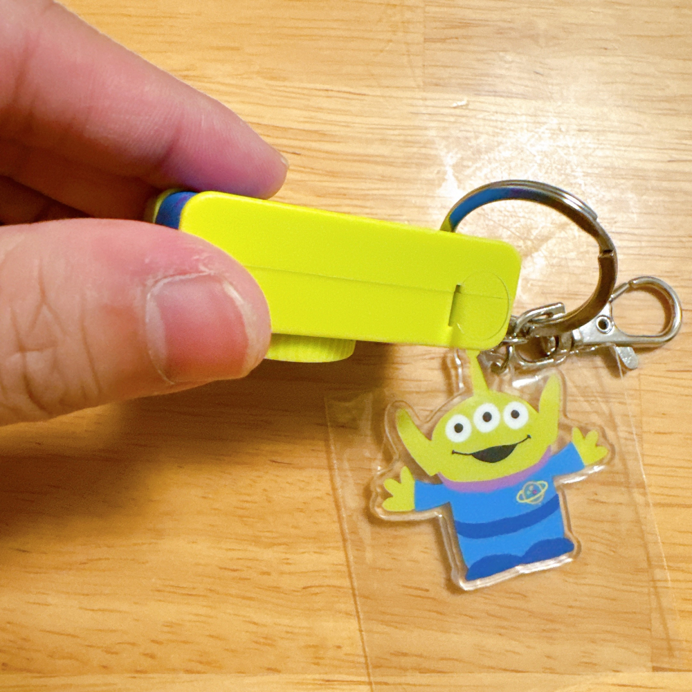 <木木·仕事部屋 Mu Mu Studio> 日本 Disney store 迪士尼 三眼怪 玩具總動員 照相機 吊飾鑰-細節圖4