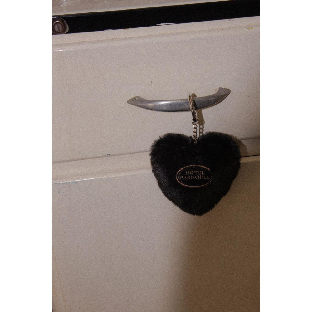 ʜᴀʀᴜᴅᴀɪʟʏ🌙 預購｜hotel827 FluffyHeartKeychain蓬鬆愛心形吊飾 復古毛絨鑰匙圈 裝飾-細節圖6