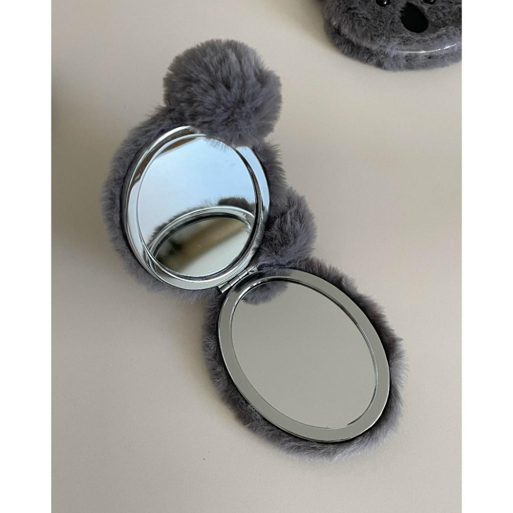 ʜᴀʀᴜᴅᴀɪʟʏ🌙 預購｜ DayByDay 無尾熊造型手持鏡 便攜外出鏡 折疊鏡 迷你折疊鏡子 隨身化妝鏡 梳妝鏡-細節圖5