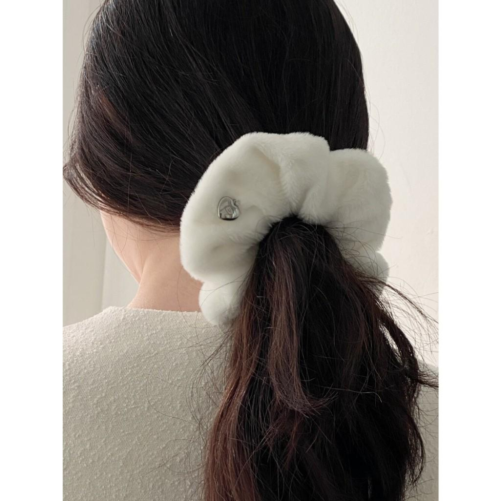 ʜᴀʀᴜᴅᴀɪʟʏ🌙 預購｜skyfolio 冬季質感材質髮圈 愛心雲朵/月亮吊墜髮圈 大腸圈 可愛髮飾 綁頭髮束飾品-細節圖7