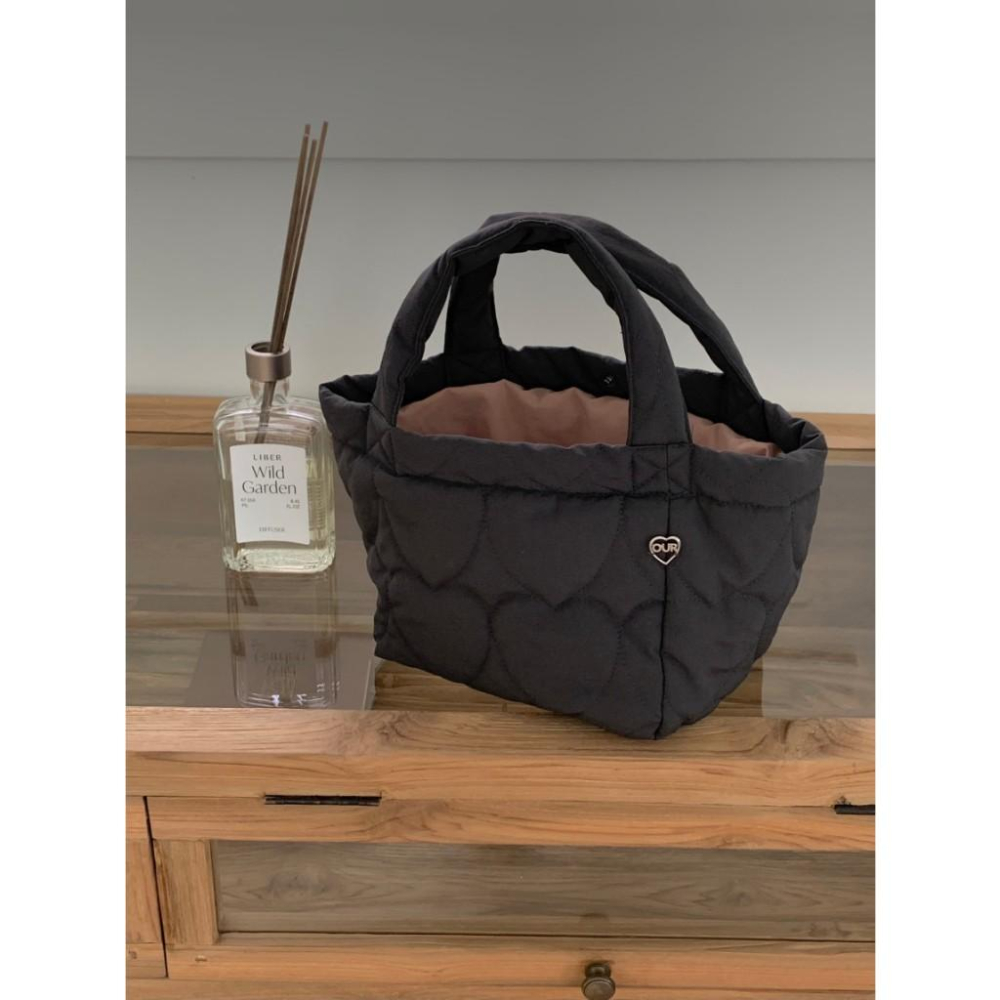 ʜᴀʀᴜᴅᴀɪʟʏ🌙 預購｜韓國 愛心衍縫車縫提袋 愛心車線小提袋-細節圖4