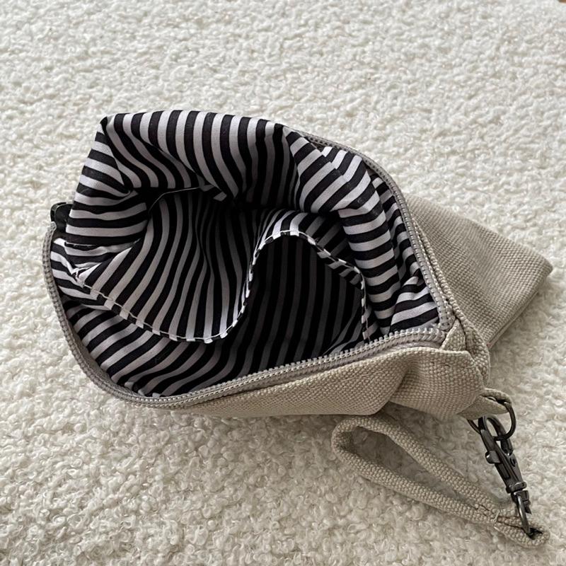 ʜᴀʀᴜᴅᴀɪʟʏ🌙  現貨｜掛繩收納包 水洗色收納包 化妝包-細節圖3